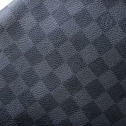 مملوكة مسبقًا Louis Vuitton Damier Graphite Canvas Daniel MM Messenger Bag