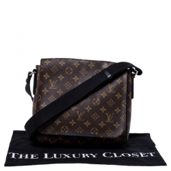 Pre Owned Louis Vuitton Monogram Canvas District PM Bag
