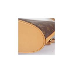 مملوكة مسبقًا Louis Vuitton Monogram Canvas Eclipse Body Bag 