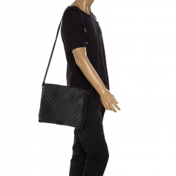 Pre Owned حقيبة لوي فيتون ديستريكت كانفاس غرافيت دامييه MM