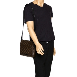 Pre Owned Louis Vuitton Monogram Canvas District PM Bag