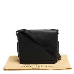 Pre Owned Louis Vuitton Black Taiga Leather Roman PM Bag 