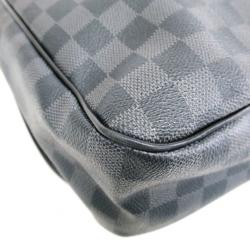 Louis Vuitton Damier Graphite Daniel Messenger Bag GM