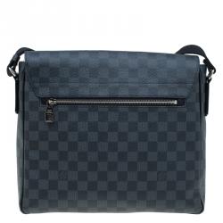 مملوكة مسبقًا Louis Vuitton Damier Graphite Canvas District MM Bag