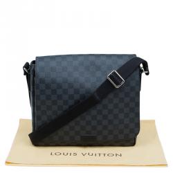 مملوكة مسبقًا Louis Vuitton Damier Graphite Canvas District MM Bag