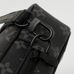 مملوكة مسبقًا Louis Vuitton Monogram Eclipse Canvas Kasai Pochette