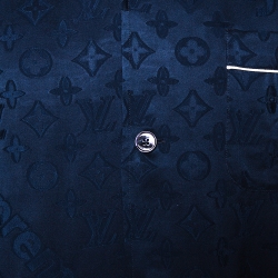مملوكة مسبقًا Louis Vuitton x Supreme Navy Blue Monogram Jacquard Satin Pajama Shirt L