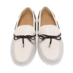 مملوكة مسبقًا Louis Vuitton White Leather Arizona Loafers Size 41.5