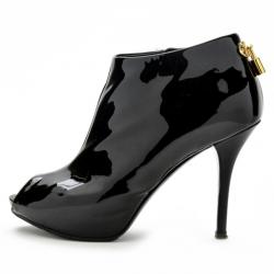 مملوكة مسبقًا Louis Vuitton Black Patent Oh Really! Peep Toe Ankle Boots Size 38 