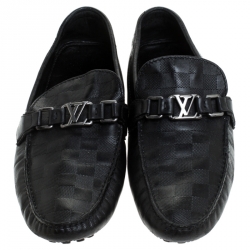 مملوكة مسبقًا Louis Vuitton Black Leather Damier Infini Hockenheim Moccasin Size 43.5