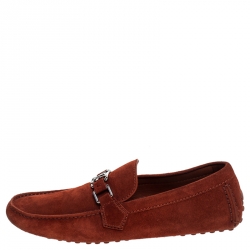 مملوكة مسبقًا Louis Vuitton Red Suede Hockenheim Loafers Size 42.5