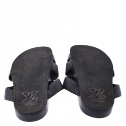 مملوكة مسبقًا  صندل سلايد لوي فيتون بيونيير فلات بشريط متقاطع جلد أسود مقاس 45