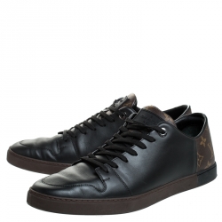 مملوكة مسبقًا حذاء رياضي لوي فيتون منخفض من أعلى جلد أسود وكانفاس مونوغرامي بني مقاس 43.5