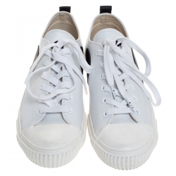 مملوكة مسبقًا حذاء رياضي أم سي كيو باي اليكساندر ماكوين سوالو بليمسول منخفض من أعلى جلد و مطاط أبيض و أسود مقاس 43 مقاس 40