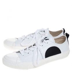 مملوكة مسبقًا حذاء رياضي أم سي كيو باي اليكساندر ماكوين سوالو بليمسول منخفض من أعلى جلد و مطاط أبيض و أسود مقاس 43 مقاس 40