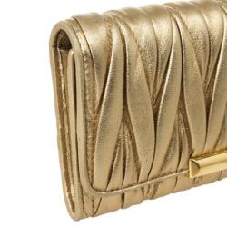 مملوكة مسبقًا محفظة ميو ميو جلد مبطنة ذهبية