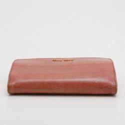 مملوكة مسبقًا Miu Miu Pink Croc Leather Wallet