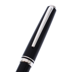 Pre Owned Montblanc Black Resin Platinum Finish Ballpoint Pen 