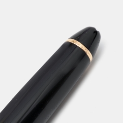 Pre Owned Montblanc Meisterstück Black Resin Gold Tone Fountain Pen, 14K Gold Nib
