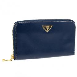 مملوكة مسبقًا Prada Saffiano Triangle Leather Wallet