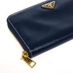 مملوكة مسبقًا Prada Saffiano Triangle Leather Wallet