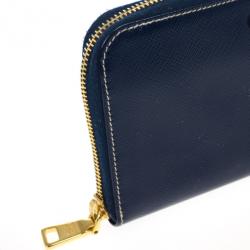 مملوكة مسبقًا Prada Saffiano Triangle Leather Wallet