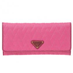 مملوكة مسبقًا Prada Pink Quilted Nylon Flap Wallet