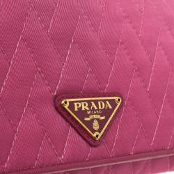مملوكة مسبقًا Prada Pink Quilted Nylon Flap Wallet