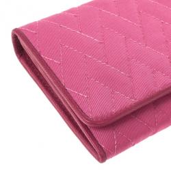 مملوكة مسبقًا Prada Pink Quilted Nylon Flap Wallet