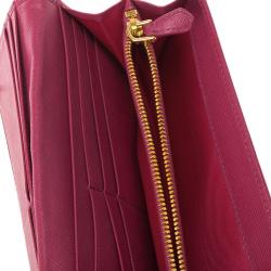 مملوكة مسبقًا Prada Pink Quilted Nylon Flap Wallet