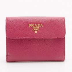 مملوكة مسبقًا Prada Light Pink Saffiano Short Wallet