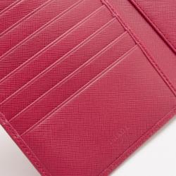 مملوكة مسبقًا Prada Pink Saffiano Short Wallet