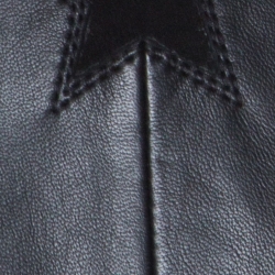 مملوكة مسبقًا Givenchy Black Star Embroidered Leather Crew Neck T-Shirt M 