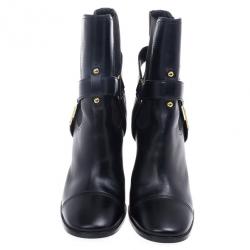 مملوكة مسبقًا Yves Saint Laurent Black Leather Signature Buckle Ankle Boots Size 39