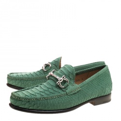 مملوكة مسبقًا حذاء لوفرز سالفاتوري فيراغامو ماسون جلد ثعبان أخضر مقاس 41