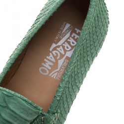 مملوكة مسبقًا حذاء لوفرز سالفاتوري فيراغامو ماسون جلد ثعبان أخضر مقاس 41