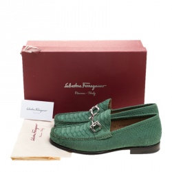 مملوكة مسبقًا حذاء لوفرز سالفاتوري فيراغامو ماسون جلد ثعبان أخضر مقاس 41