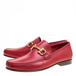 Pre Owned حذاء سالفاتوري فيراغامو غيوردانو موكاسينس جلد حُبيبي أحمر مقاس 41.5