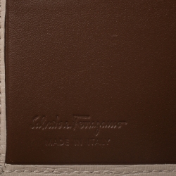 Pre Owned Salvatore Ferragamo Cream Leather Money Clip Wallet