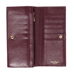 مملوكة مسبقًا Salvatore Ferragamo Gancini Bordeaux Continental Wallet