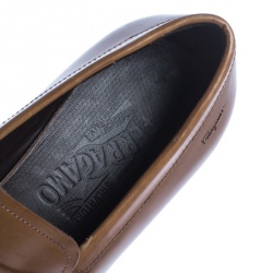 Pre Owned حذاء لوفرز سالفاتوري فيراغامو بيني جلد بني فاح مقاس 40.5