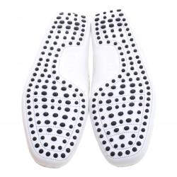 Pre Owned حذاء لوفرز تودز جلد أبيض مثقب مقاس 43