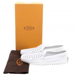 Pre Owned حذاء لوفرز تودز جلد أبيض مثقب مقاس 43