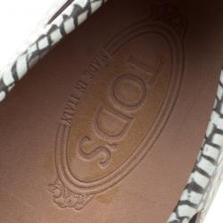 Pre Owned حذاء لوفرز تودز جلد أخضر طباعة تجريدية بفيونكة مقاس 45