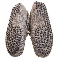 Pre Owned حذاء لوفرز تودز فيونكة جلد مطبوع رمادي وبيج مقاس 42.5