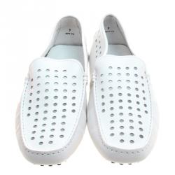 مملوكة مسبقًا حذاء لوفرز تودز جلد أبيض مثقب مقاس 43