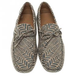 مملوكة مسبقًا حذاء لوفرز تودز جلد مطبوع رصدي وبيج بفيونكة مقاس 42