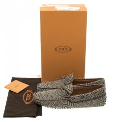 مملوكة مسبقًا حذاء لو فرز تودز جلد مطبوع رصدي وبيج بفيونكة مقاس 42