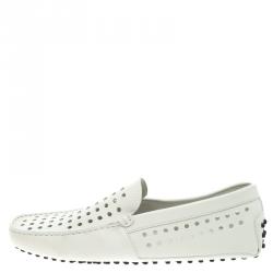 Pre Owned حذاء لوفرز تودز جلد أبيض مثقب مقاس 42