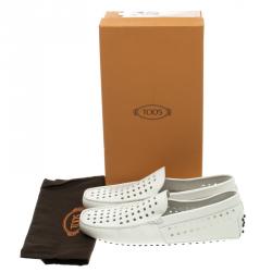 Pre Owned حذاء لوفرز تودز جلد أبيض مثقب مقاس 42